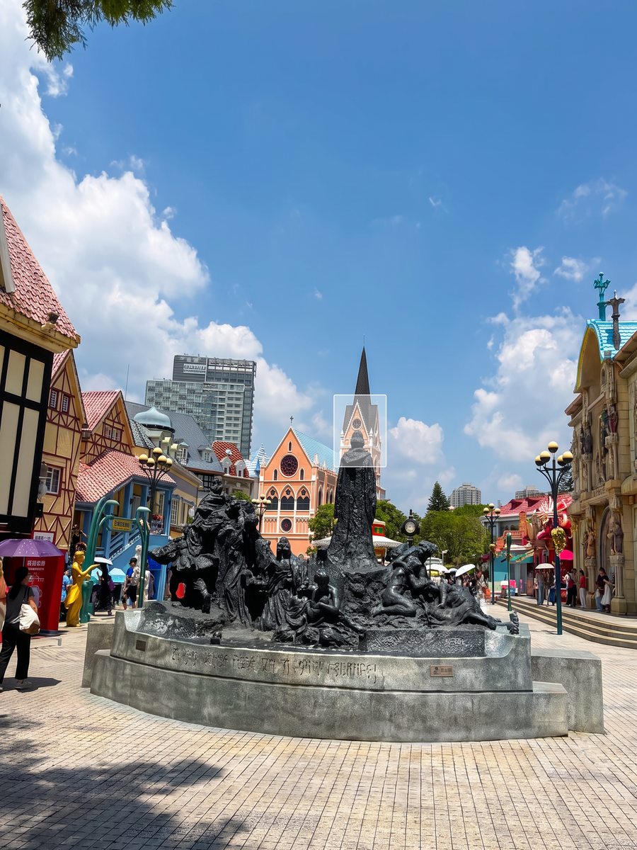 Without Lens — Statue