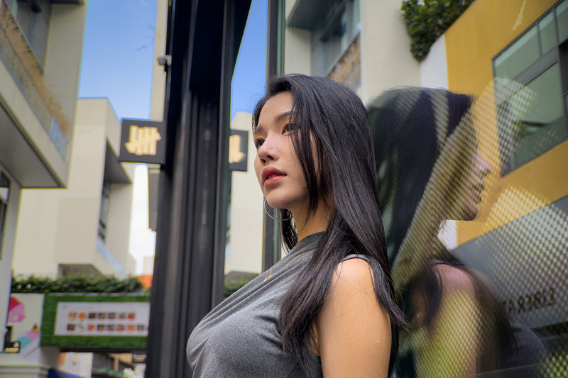 iPhone 16 Pro + Retro series 60mm Portrait Lens