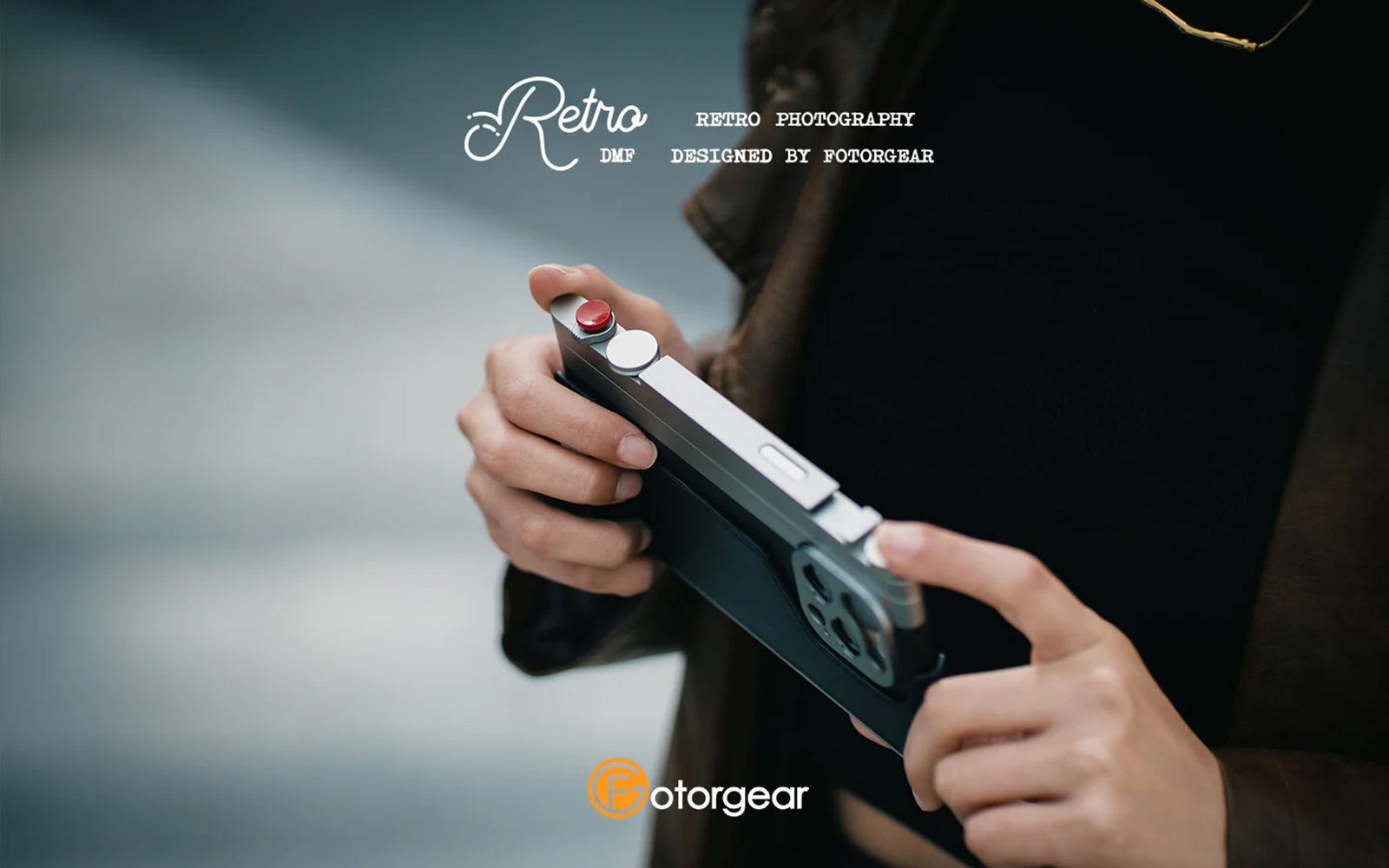 Media Buzz | PetaPixel: This Case Makes Your iPhone Look and Function Like a Vintage Camera